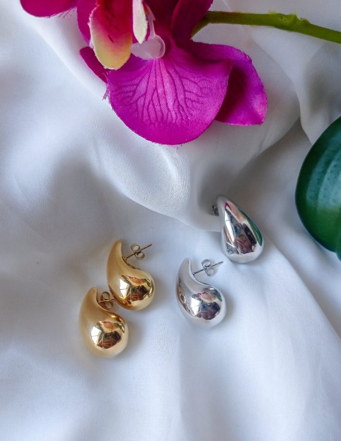 Βίντατζ σκουλαρίκια από ανοξείδωτο ατσάλι. Αναβάθμισε το στυλ σου με την εξαίσια συλλογή μας από γυναικεία σκουλαρίκια.